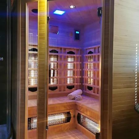 Kapolna Vendeghaz * Kerkaskapolna