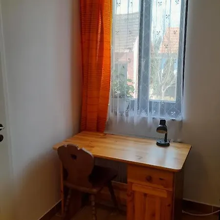 Kapolna Vendeghaz * Kerkaskapolna