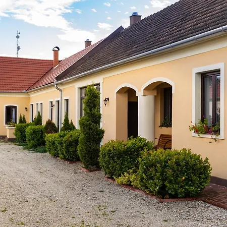 Kapolna Vendeghaz Kerkáskápolna