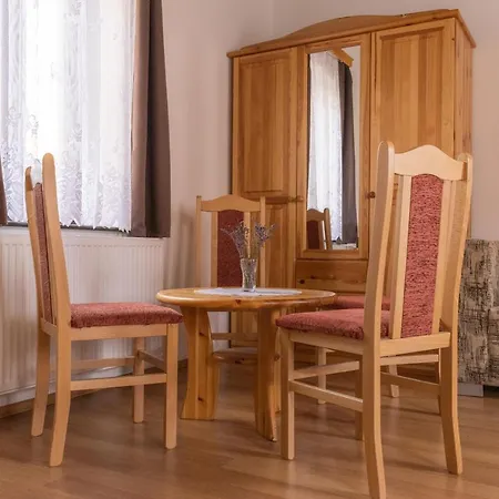 Kapolna Vendeghaz 아파트 *