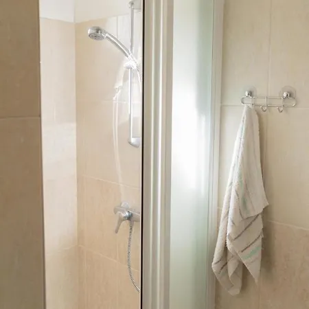 Kapolna Vendeghaz 아파트 *